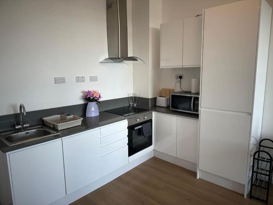 Flat 303 One Bedroom Apartment เบอร์มิงแฮม ภายนอก รูปภาพ